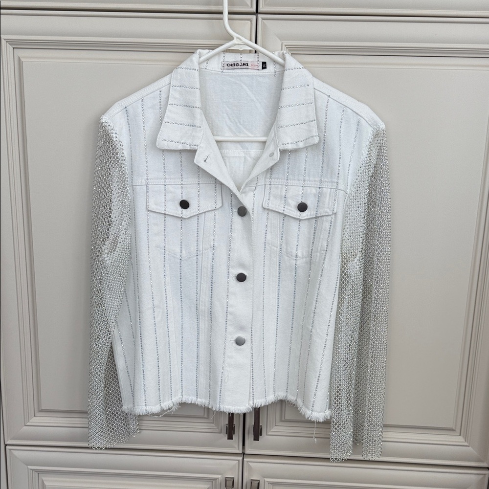 Chic Denim Jacket, mess sleeves  White and Silver Button-Up